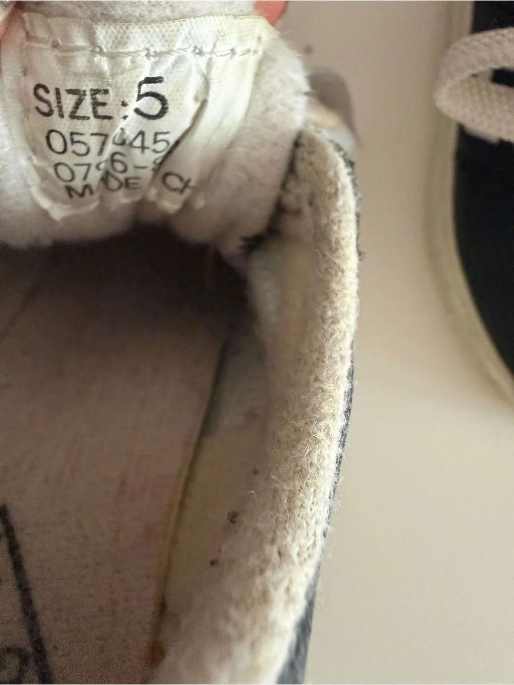 Vintage 1996 Baby Guess Shoes Size 5 Gently Worn Black White